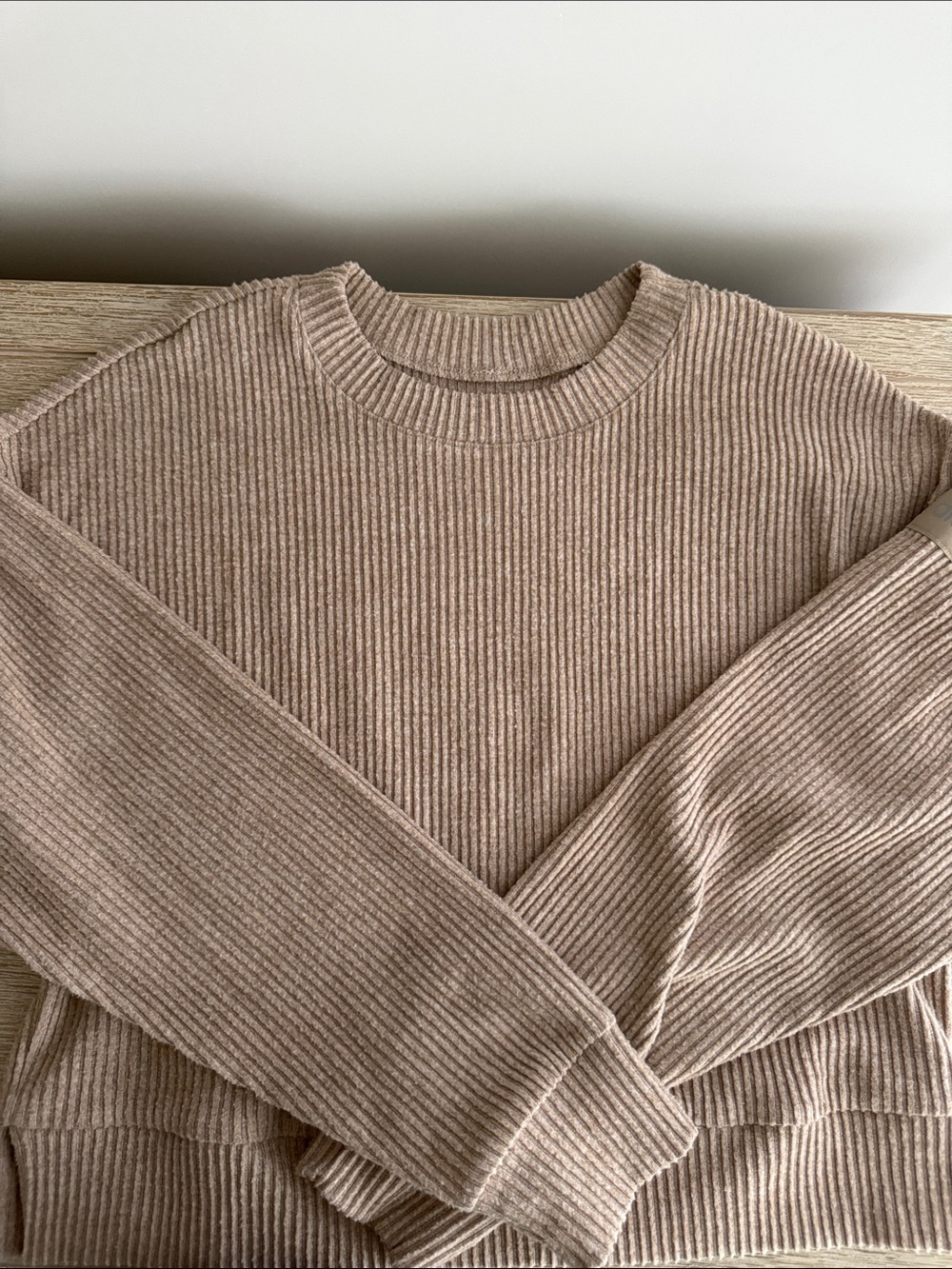 ALO Yoga Women's Ribbed Crewneck Sweatshirt and sweatpants set in Beige- XS - Picture 5 of 7